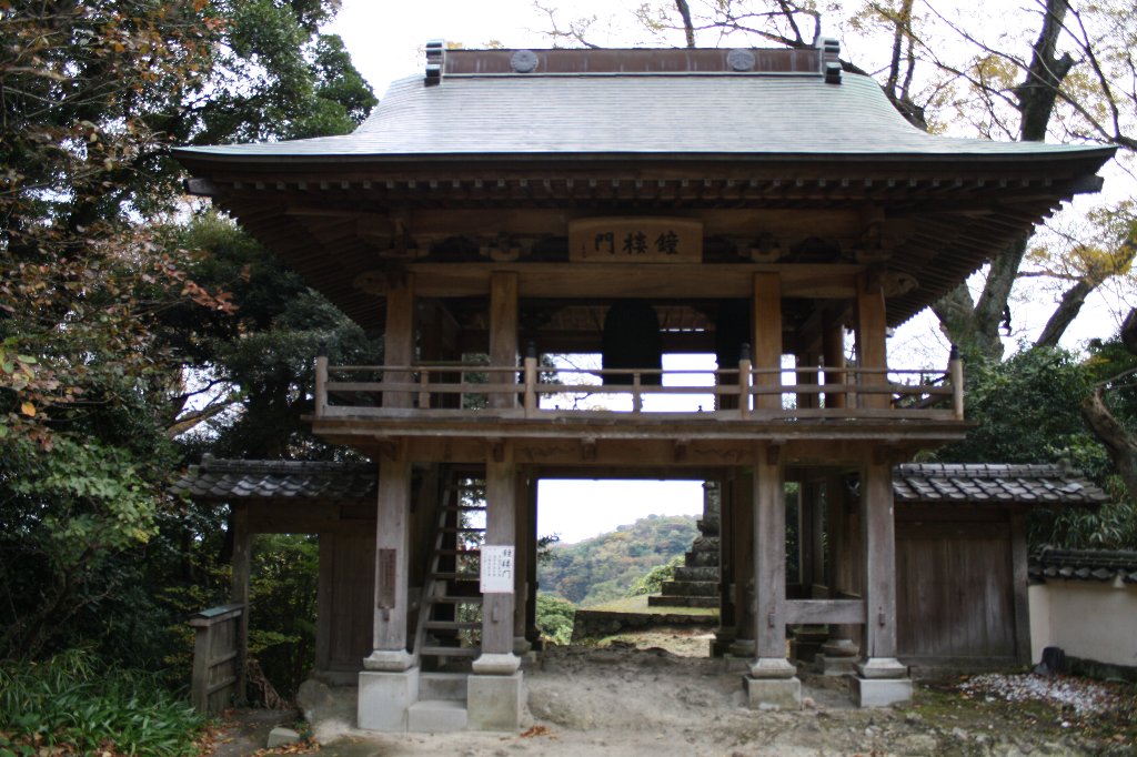 鐘楼門