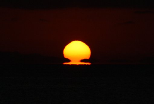 不気味な太陽